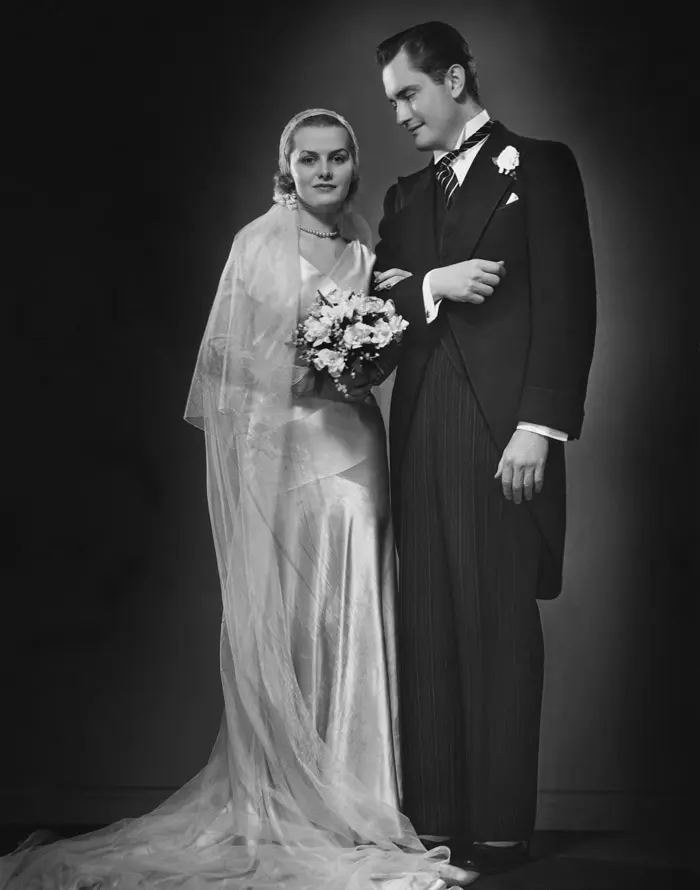 חתן ממושמע ביום חתונתו, בתמונה משנת 1950