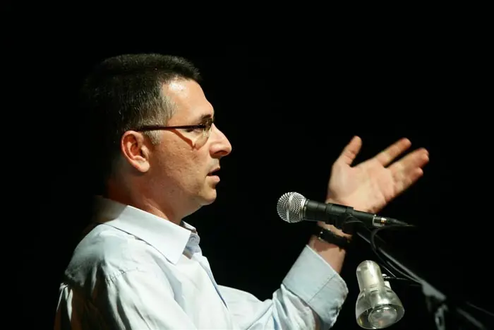 " אני קורא מכאן לכל חברי הממשלה, לכל חבריי בסיעת הליכוד  לתמוך בראש הממשלה, לחזק את ראש הממשלה". סער