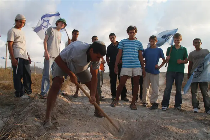 "מבחינתנו הסתיימה הקפאת הבנייה". עבודות הבנייה, הערב