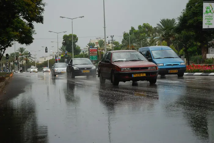 גשמים מקומיים ירדו באזור השפלה הדרומית, באשדוד, אשקלון וגן יבנה. הגשם באשדוד, היום