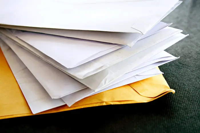 הדואר מעביר בלילה כ-2 מיליון מכתבים בישראל