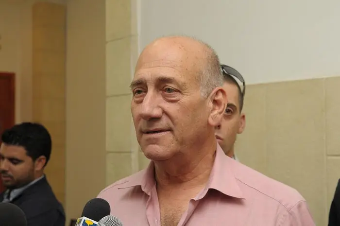 "כל המגעים בנושאים אלו היו תמיד ביוזמת אולמרט ומקורביו"