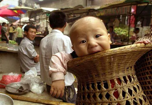 הורים בשנגחאי שאחד מהם הוא בן יחיד קיבלו היתר להוליד ילד שני