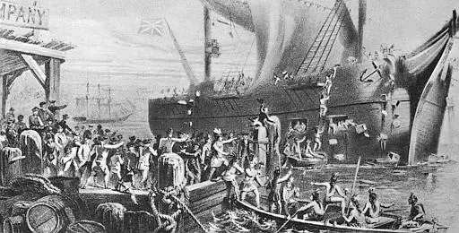 ב-1773 זרקו תושבי הקולוניה הבריטית בבוסטון ארגזים לים במחאה נגד ממשלת בריטניה