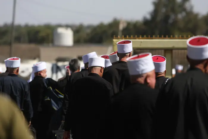 אנשי דת דרוזים חוצים את המעבר לסוריה