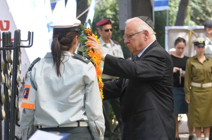 "עלינו לזכור ולהרים על נס את עמידתו האיתנה של רבין". ראובן ריבלין