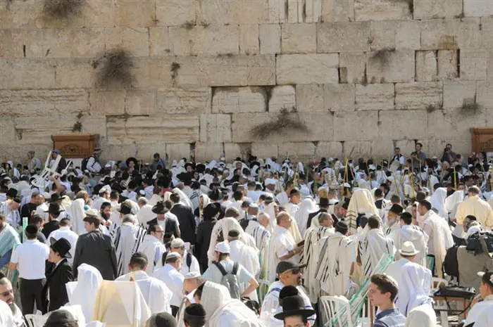 לא נכלל ברשימה, כי אין צורך בשימורו. הכותל המערבי