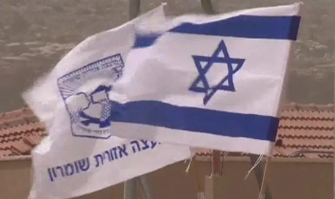 "לא בסדר שרק לנו אסור לבנות"