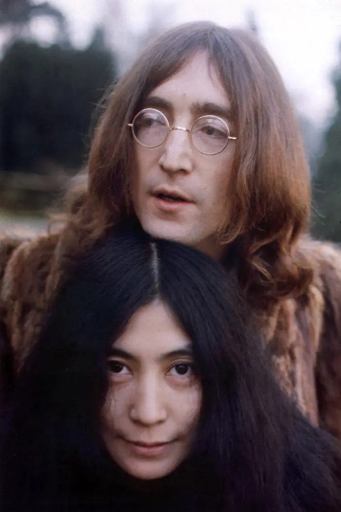 רקע דומה. ג'ון לנון