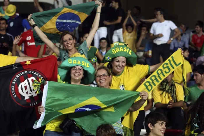 הגיעו גם לאבו דאבי. אוהדות נבחרת ברזיל