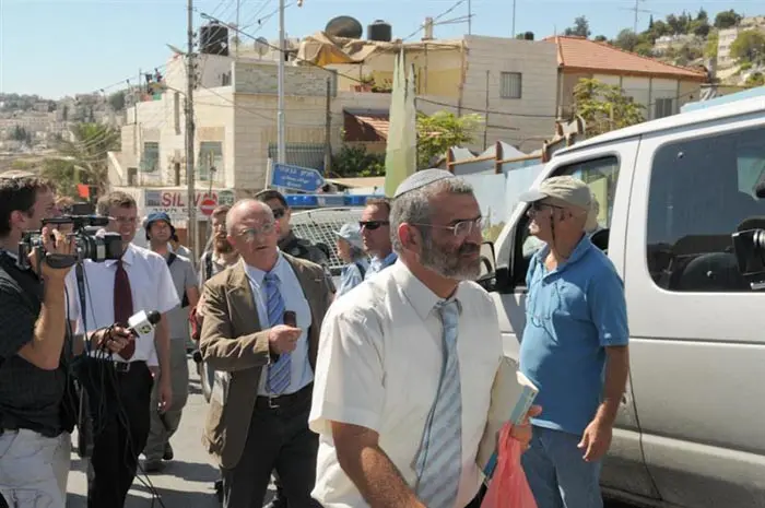 "קבלה של זריקת אבנים בשטח ריבוני כמובן מאליו פוגעת בריבונות בירושלים"