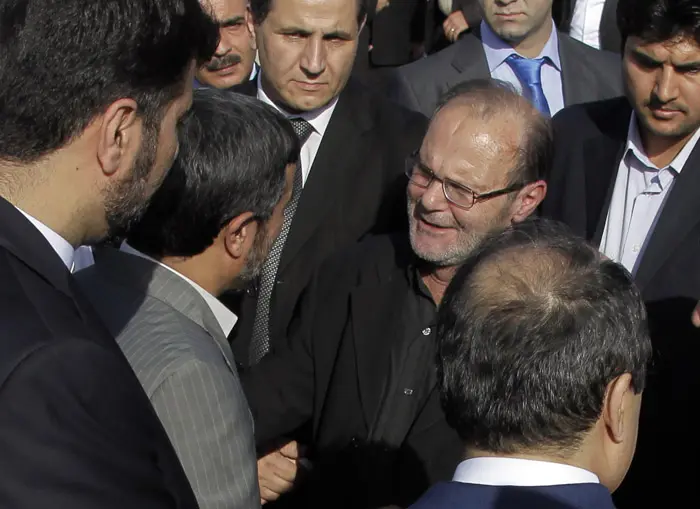 שיתף פעולה עם ההנהגה האיראנית והסורית. מורנייה ונשיא איראן לשעבר אחמדינג'אד