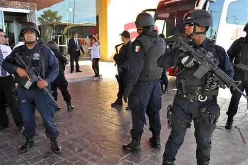 מחקירת משטרת מקסיקו עולה כי האב ובנו היו מסוכסים במשך תקופה ארוכה. שוטרים במקסיקו