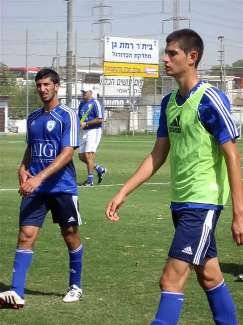 יריבת מבחן ראויה. ביטון