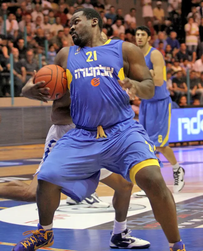 " "כשמכבי תתקיף היא צריכה לשחק את המשחק שלה וללכת פנימה לשחורציאניטיס, כי לבארסה אין מי שישמור עליו"