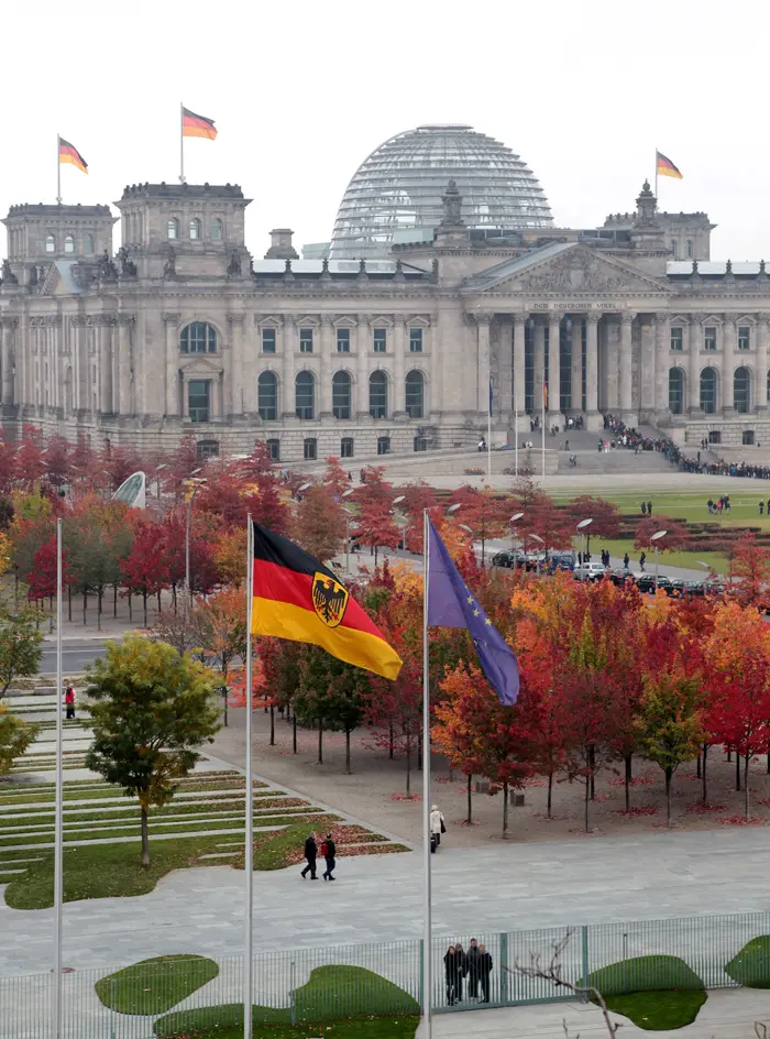 מנהיגי גרמניה, לוקסמבורג, הולנד ופינלנד ייפגשו היום בברלין לדון במשבר החובות