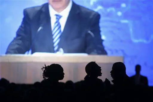 רה"מ המשיך בנאומו, לקול קריאות עידוד מהקהל ששר "עם ישראל חי". המפגינים מפריעים לנתניהו