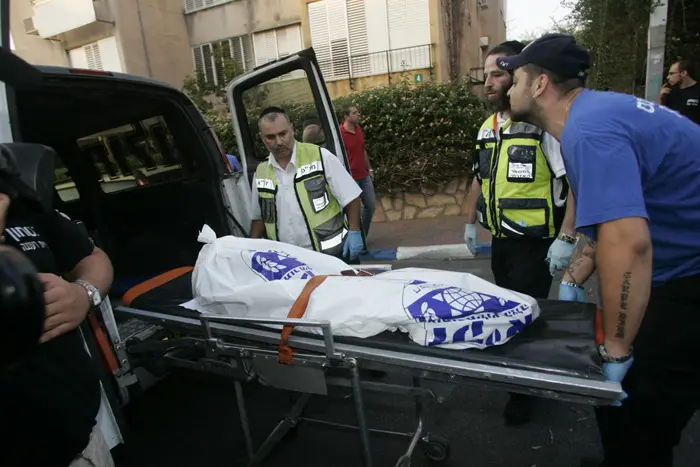 בחקירתה סיפרה האישה שחשה מבולבלת, כלשונה, בעקבות הרצח שאירע אמש. זירת רצח הילדות, אמש