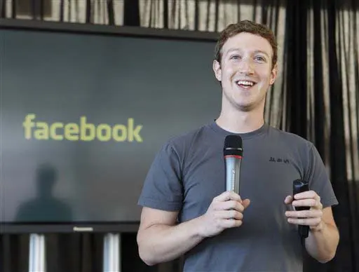 נציגי פייסבוק מגייסים אנשי שיווק ומכירות שיעבדו בסניף מקומי של החברה. מארק צוקרברג