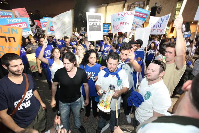 הפגנת סטודנטים נגד חוק האברכים בתל אביב, נובמבר 2010