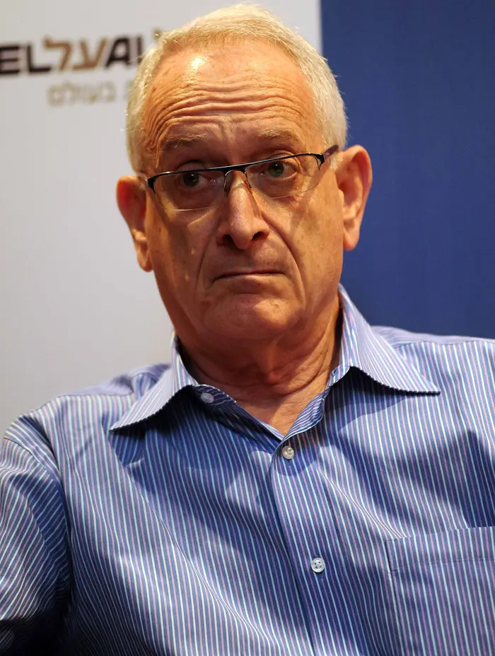 "תרם תרומה מאוד חשובה לעיתון ולהסתכלות על הסוגיות המשפטיות". שוקן