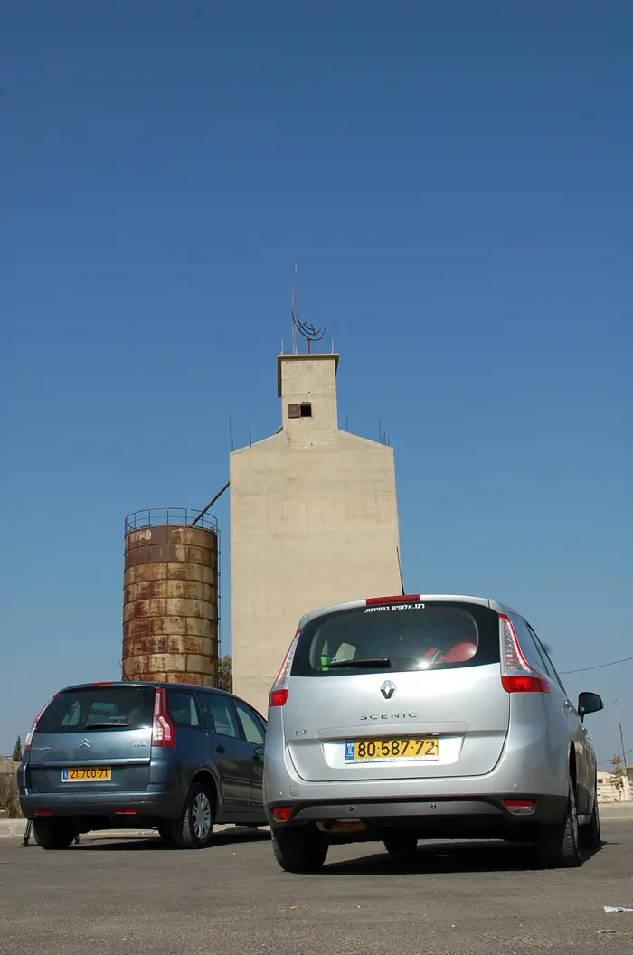 ההכרעה היא בין שני כלי רכב מצוינים ולא בין הטוב יותר לטוב פחות