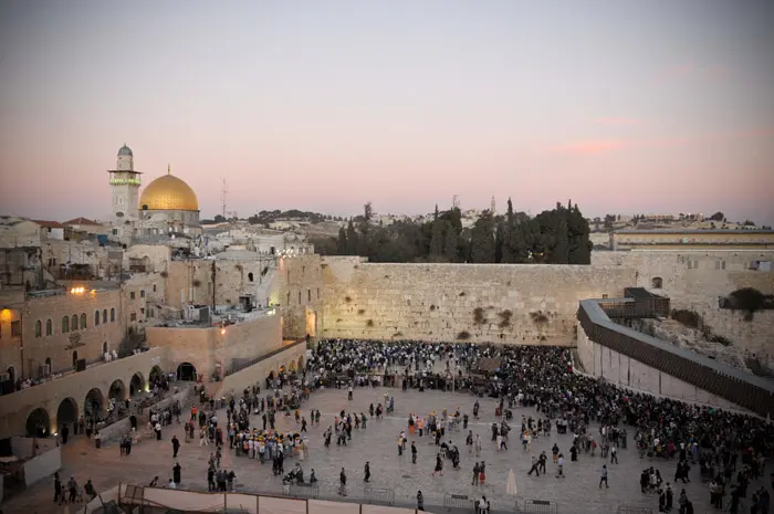 אלפים התפללו היום בירושלים לשובו של הגשם, אך בינתיים הוא לא נראה באופק