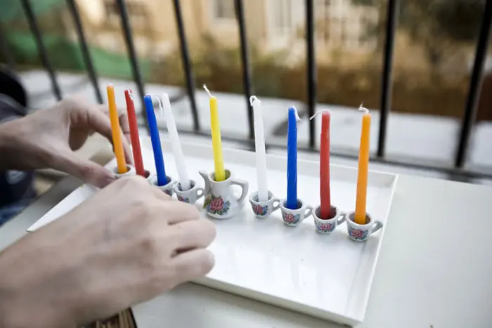 ביתו של אדם יהא מואר בנרות החנוכה