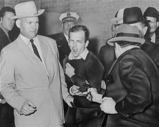 ג'ק רובי יורה למוות באוסוולד, 24 בנובמבר 1963
