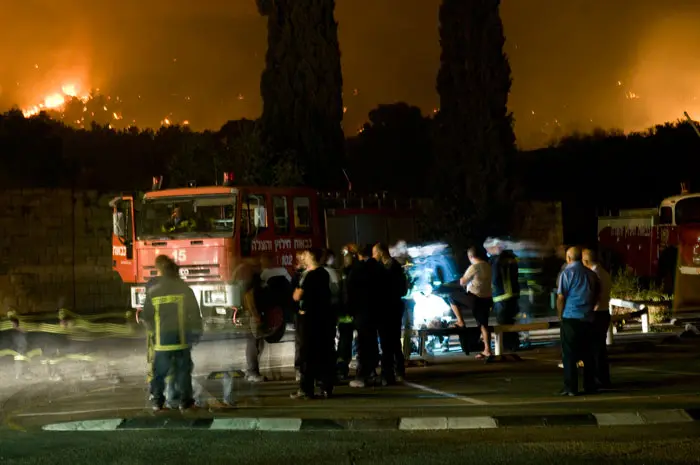 ארבעה שוטרי מג"ב נפצעו במהלך הלילה באורח קל משאיפת עשן