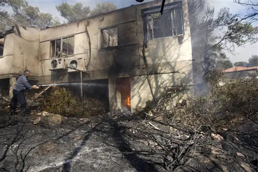 "אין ספק שזו פאשלה מדינתית". בית בעין הוד במהלך השריפה