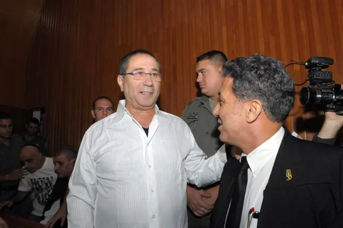 האחים אברג'יל מוגדרים על ידי המשטרה בישראל כראשי ארגון פשע. מאיר אברג'יל