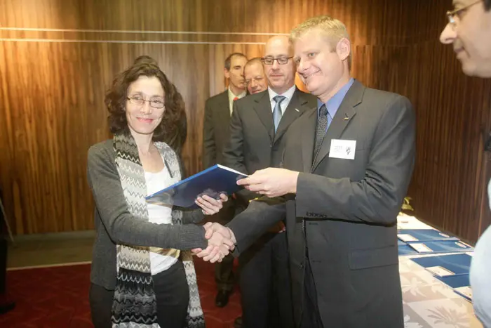 אילן ישועה, מנכ"ל וואלה מעניק את פרס פורד לאיכות סביבה, דצמבר 2010