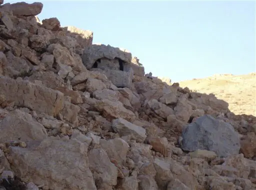 סלעים בהם הוסתרו מתקני ריגול בלבנון