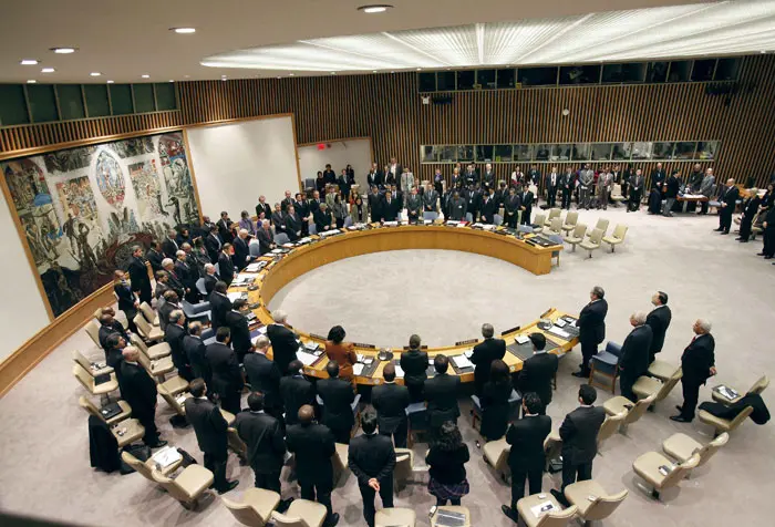 חברי מועצת הביטחון של האו"ם עומדים דקת דומייה לזכרו של הדיפלומט האמריקאי ריצ'רד הולברוק