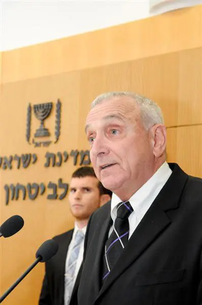 "דנינו היה מלכתחילה מועמד בולט וכמעט ודאי". אהרונוביץ'