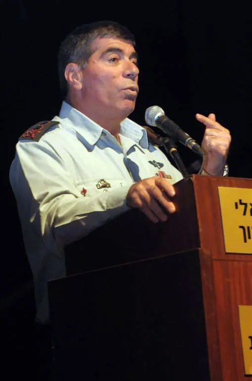 "איום הטילים על ישראל חמור מאי פעם". אשכנזי