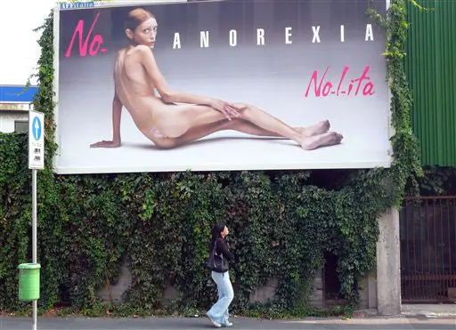 קארו על שלט חוצות של קמפיין האנטי-אנורקסיה, באיטליה