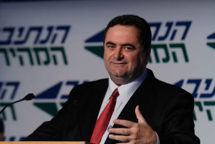 שר התחבורה ישראל כץ בטקס הפתיחה לנתיב המהיר, ינואר 2011