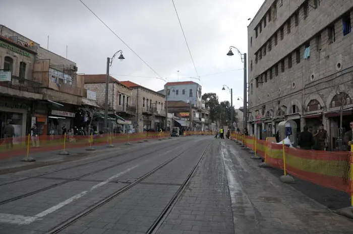 הסוחרים דרשו פיצויים על עיכובי הקמת פרויקט הרכבת הקלה שפגע בעסקיהם. עבודות הקמת הרכבת הקלה