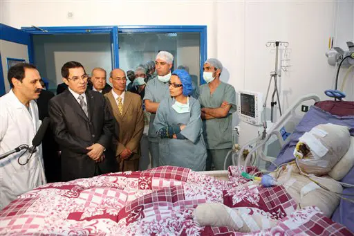 מוחמד בועזיזי, שהצית את עצמו בטוניסיה, זכה בחודש שעבר לביקור של הנשיא זיין אל-עבדין בן עלי בבית החולים. כמה ימים לאחר מכן מת מפצעיו, וכעבור שבוע הודח הנשיא ונמלט מהמדינה