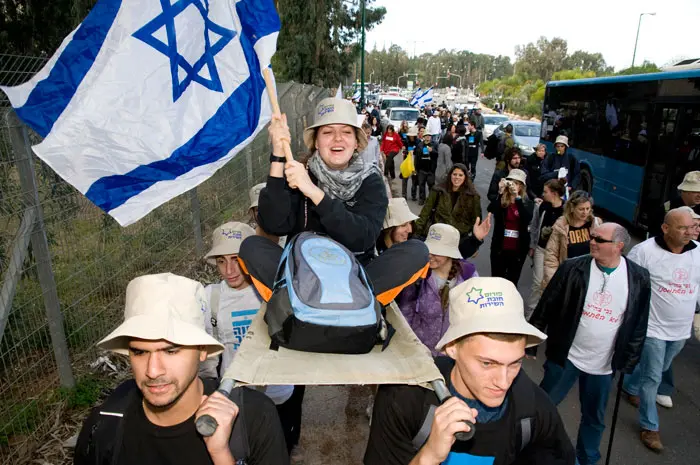 צעדת "מסע האלונקות" כנגד ההשתמטות שהתקיימה בחודש שעבר