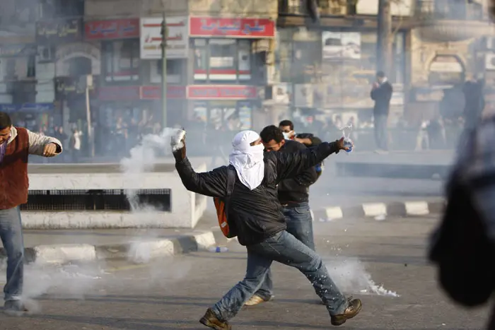 כוחות הביטחון מפזרים הפגנות אופוזיציה בקהיר