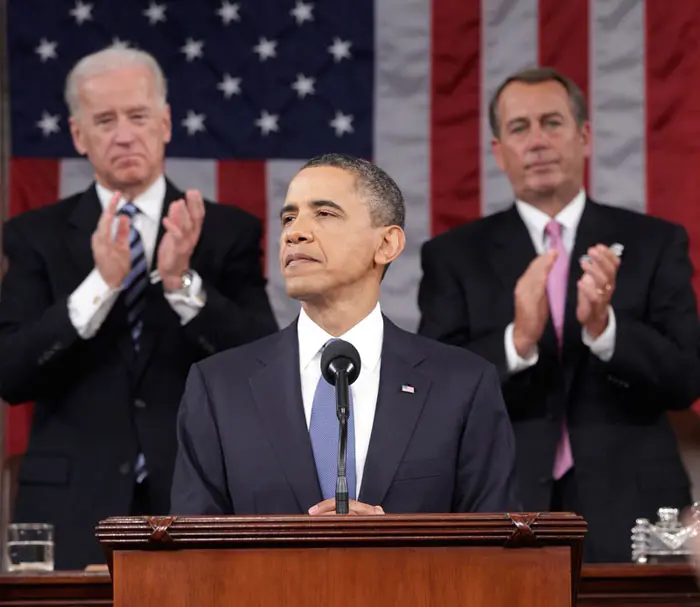 נאום מצב האומה של הנשיא אובמה. מאחוריו: יו"ר בית הנבחרים ג'ון ביינר וסגן הנשיא ג'ו ביידן