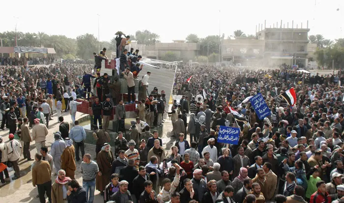 הפגנה נגד השלטונות המקומיים בעיר קוט בדרום עירק, 16 בפברואר 2011