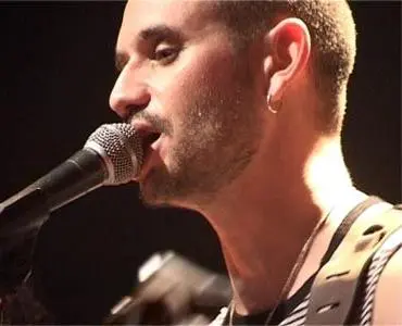 דודי לוי בהופעה