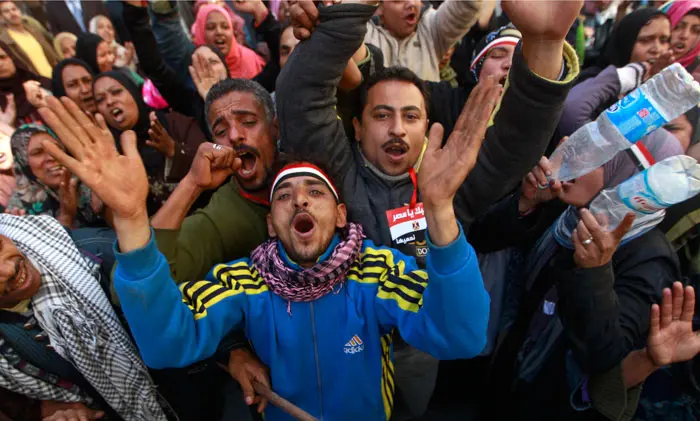 חגיגות בכיכר א-תחריר בקהיר בעקבות התפטרות ראש הממשלה אחמד שפיק