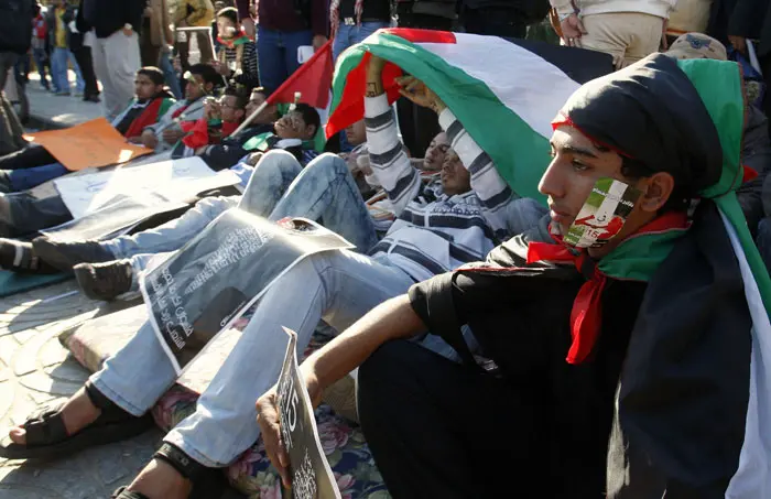 "מקווים שאולי ההפגנות יובילו לבחירות, ונוכל לסלק את חמאס"
