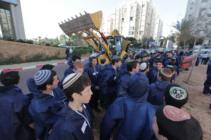 המפגינים התחפשו לשוטרי יס"מ