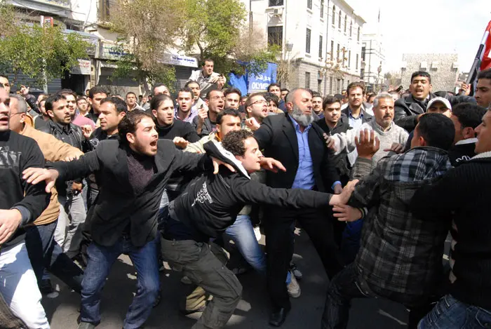 21 פעילים נוספים נעצרו. ההפגנות נגד נשיא סוריה, בשאר אסד, בדמשק.